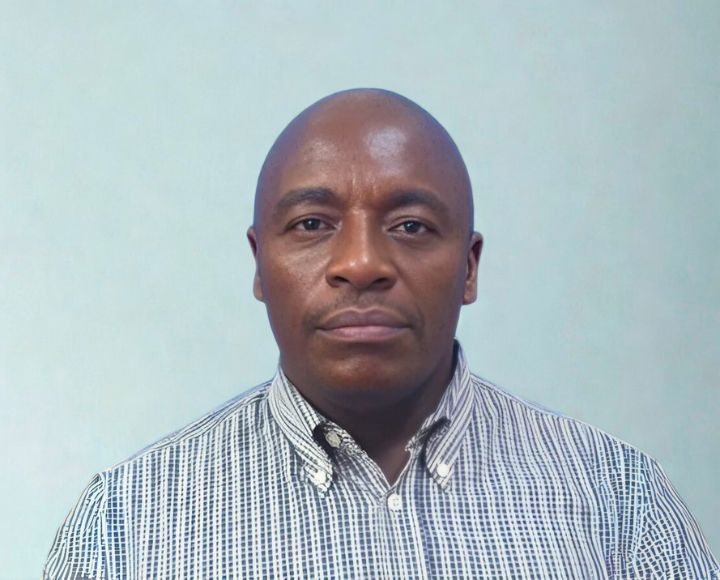 Geoffrey Saro Headshot
